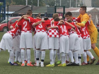 Mladi Hrvati osigurali polufinale