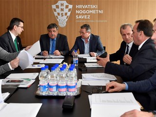 Izvršni odbor pokrenuo reorganizaciju ureda HNS-a