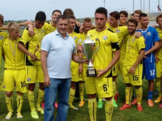 Dinamovi juniori pobjednici Trofeja Turopolja