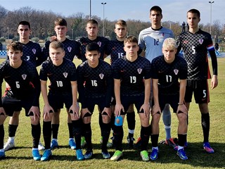 Video: Hrvatska U-17 reprezentacija remizirala s Rusijom